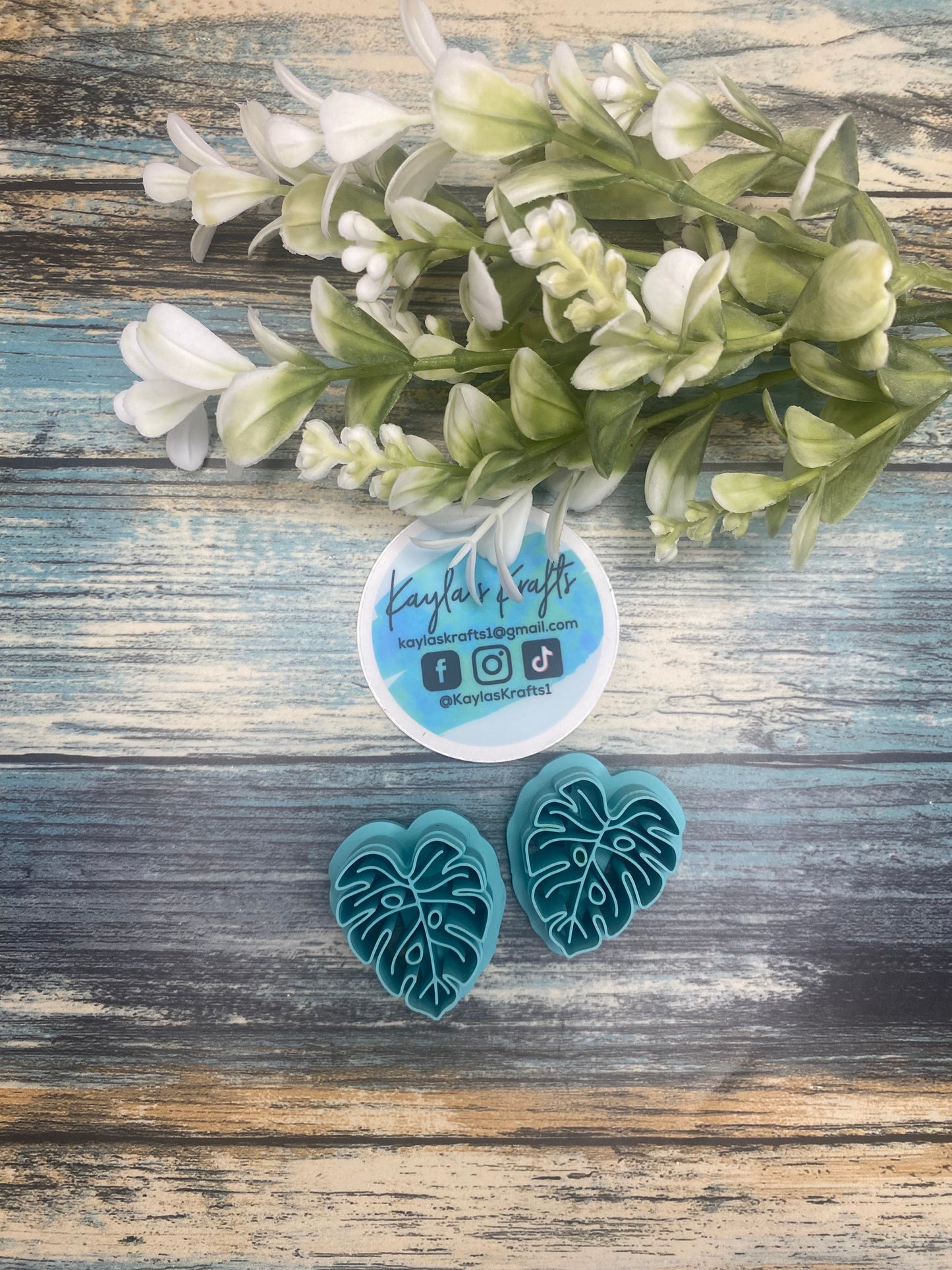 Monstera Cutters