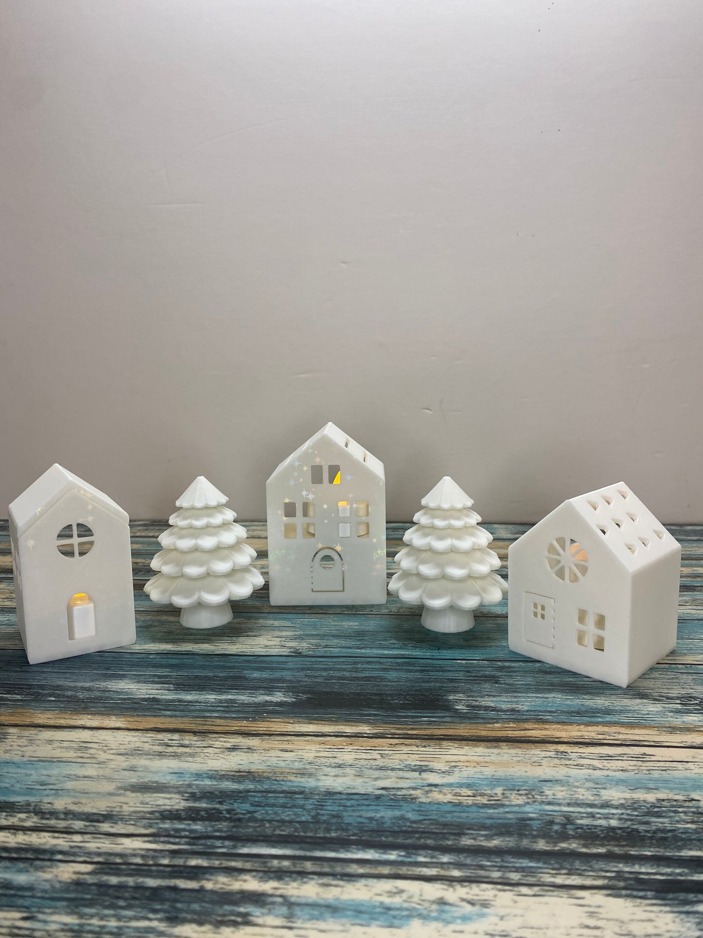 Tee Light Houses